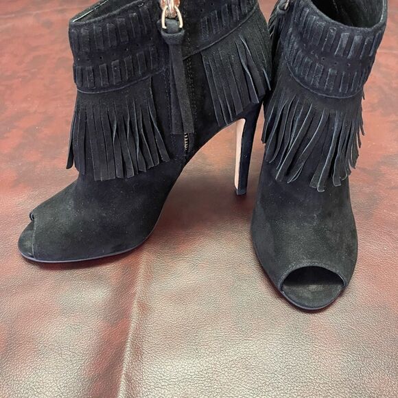 Rebecca Minkoff black suede fringe heels, size 6 1/2 - Picture 7 of 13